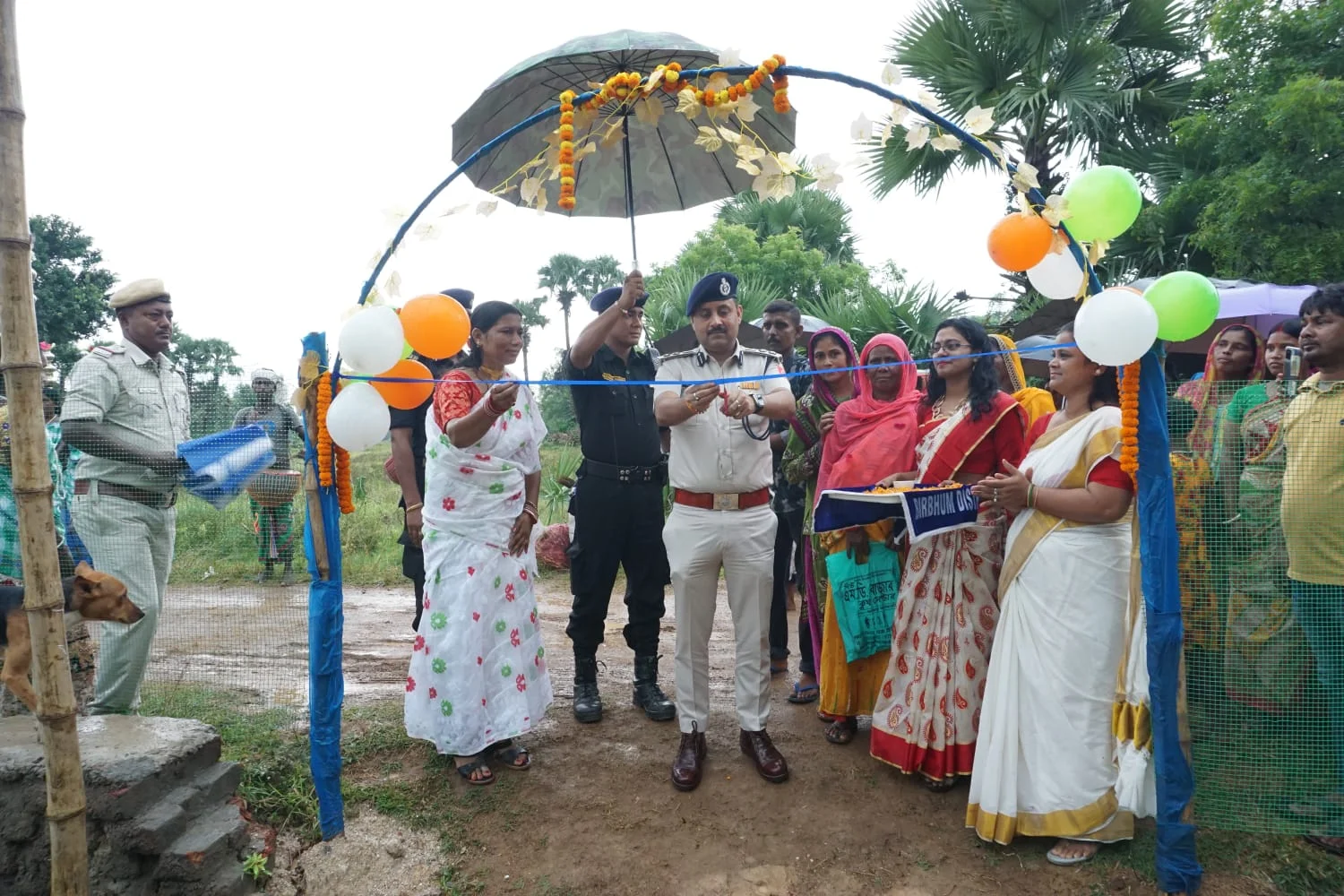 "স্বপ্নপুরী এক্সপ্রেস"বৃদ্ধাশ্রম- বীরভূমে মহিলা পুলিশ কর্মীর অভিনব উদ্যোগ