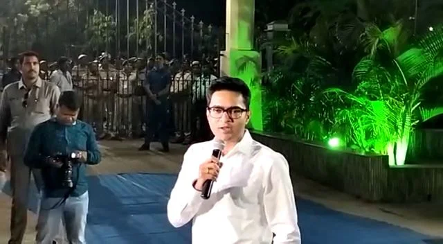 ডায়মন্ড হারবারে প্রশাসনিক বৈঠক অভিষেক বন্দ্যোপাধ্যায়ের