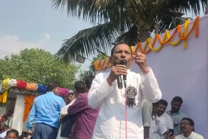 রাষ্ট্রপতিকে কুরুচিকর মন্তব্যের জের, অখিল গিরির নিন্দা করে বিবৃতি জারি তৃণমূলের