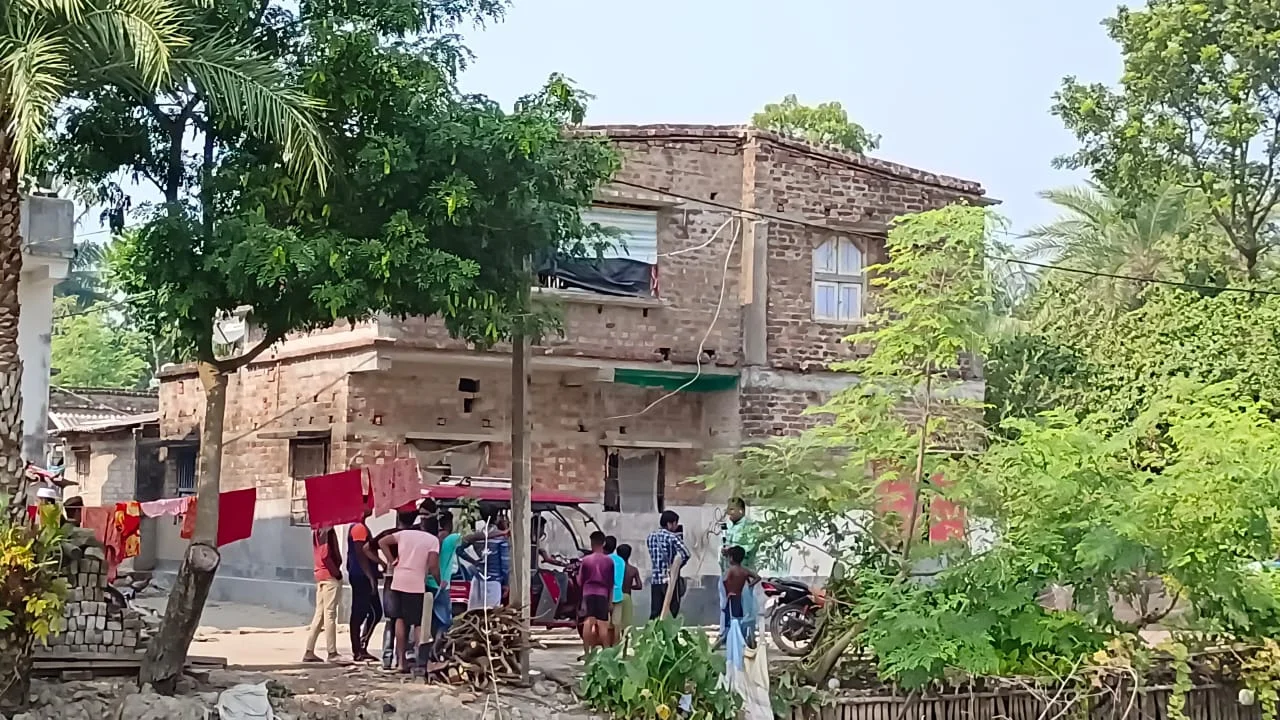 মিনাখাঁ বোমা বিস্ফোরণ কাণ্ডের মূল অভিযুক্ত আবুল হোসেন গাইন গ্রেফতার