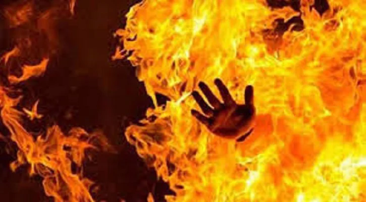 ধর্ষিতাকে বিয়ের চাপ ধর্ষকের, গায়ে আগুন দিয়ে আত্মঘাতী নির্যাতিতা