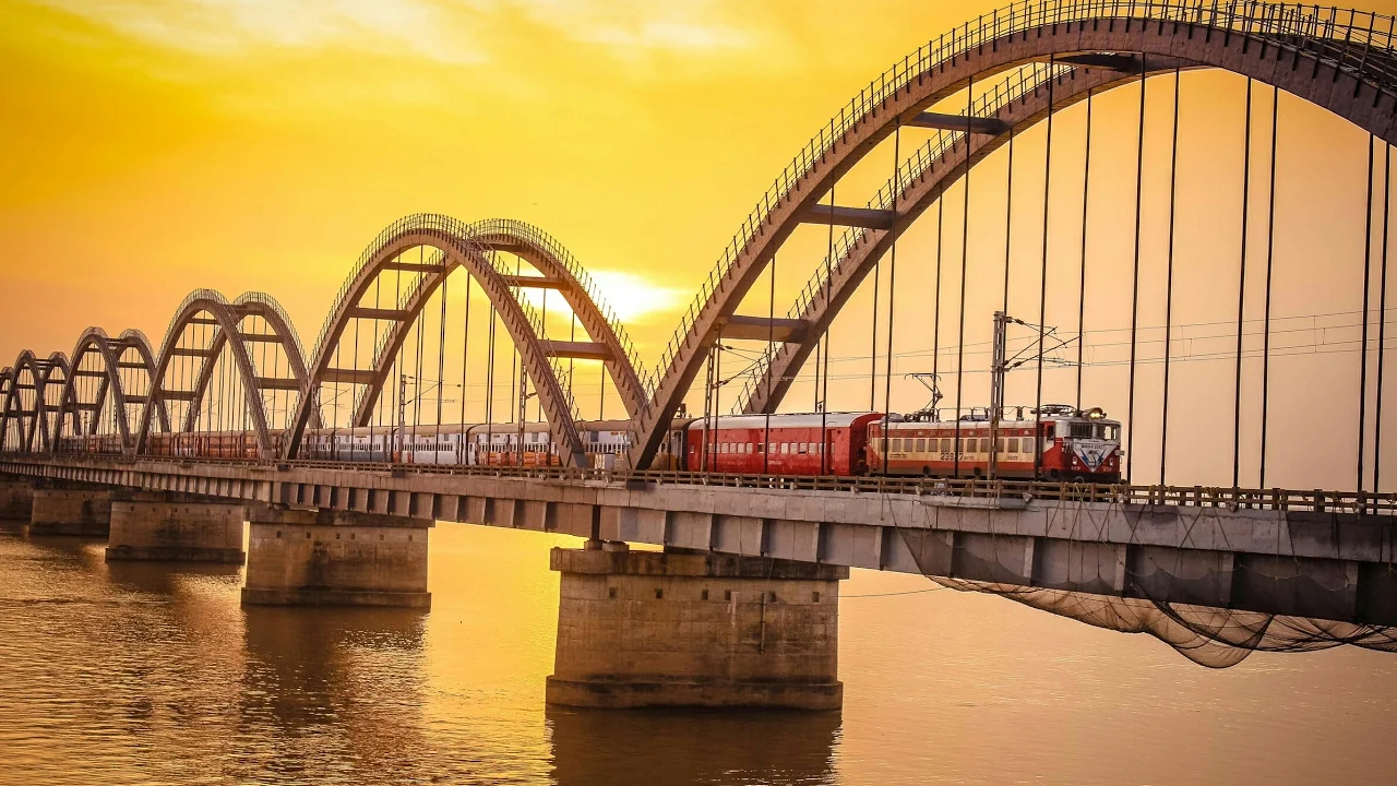 গুজরাতের সেতু দুর্ঘটনা: একটি হুঁশিয়ারি..... কেমন আছে দেশের ৮টি বিখ্যাত ঝুলন্ত ব্রিজ