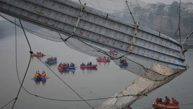 সেতু দুর্ঘটনায় মোরাবি নগর পালিকার মুখ্য আধিকারিকের গাফিলতিকে দায়ী করল গুজরাত হাই কোর্ট
