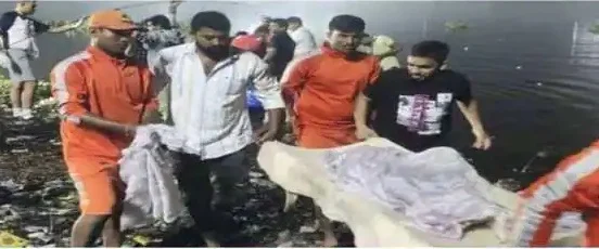 গুজরাতে অভিশপ্ত ব্রিজ দুর্ঘটনা, জীবনের মায়া ছেড়ে শিশু সহ প্রায় ৯০ জনকে বাঁচিয়ে জিগ্নেশ আজ 'সুপারম্যান'