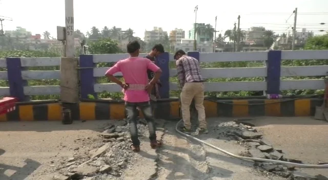 সাঁতরাগাছি সেতুর  সংস্কারের কাজ শুরু,  জেনে নিন পরিবর্তিত রুট