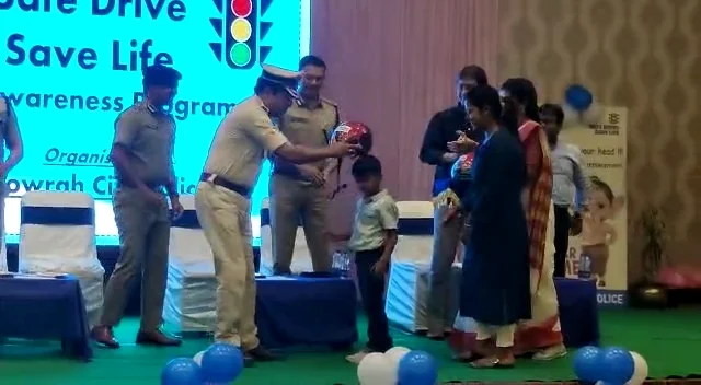 সেফ ড্রাইভ সেভ লাইফ কর্মসূচির সূচনা হাওড়ায়, কমছে পথ দুর্ঘটনা দাবি পুলিশের