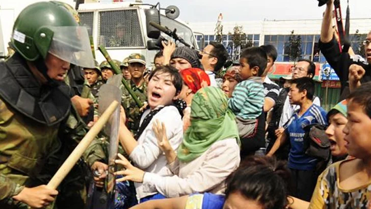 স্পাইওয়্যার দিয়ে উইঘুরদের ওপর নজরদারি চালাচ্ছে চিন!