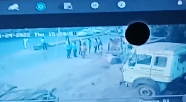 পুলিশের থেকে বন্দুক ছিনিয়ে গুলি চালানোর হুমকি দিতে থাকে অভিযুক্ত, চারজনকে খুন করে পালিয়ে আসা খুনিকে ধরল কোনা ট্রাফিক গার্ডের পুলিশ