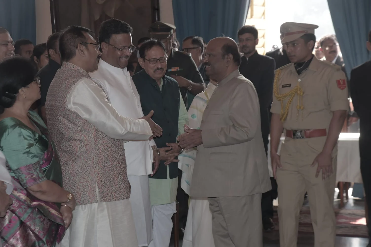 বাংলার নয়া রাজ্যপাল হিসেবে শপথ নিলেন সি ভি আনন্দ বোস, শুভেচ্ছা জানালেন মুখ্যমন্ত্রী,  গরহাজির শুভেন্দু