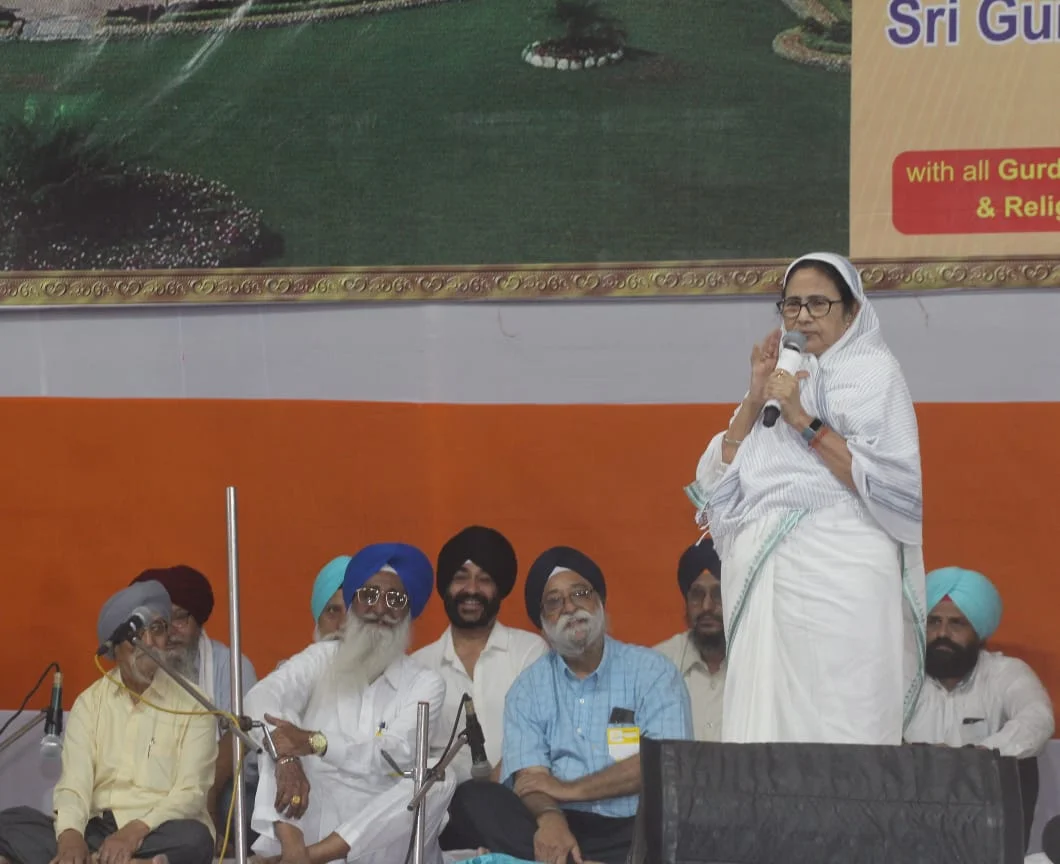 গুরু নানক জয়ন্তী, 'আমার ঘরে একটু হালুয়া পাঠাবেন,' আবদার মমতার