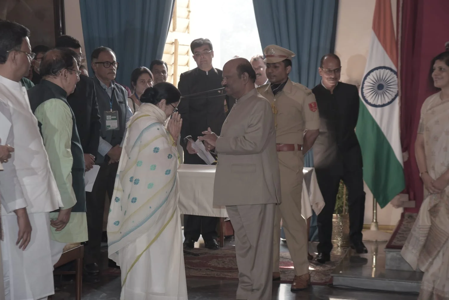 বাংলার নয়া রাজ্যপাল হিসেবে শপথ নিলেন সি ভি আনন্দ বোস, শুভেচ্ছা জানালেন মুখ্যমন্ত্রী,  গরহাজির শুভেন্দু