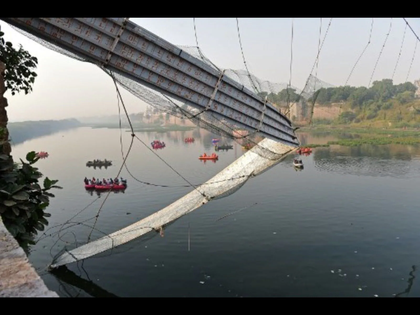 ২ কোটি বরাদ্দ, খরচ মাত্র ১২ লক্ষ টাকা মোরবি ব্রিজ সংস্কার নিয়ে উঠছে প্রশ্ন