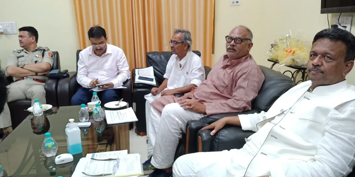 দু'একজন নেতাকর্মীকে জেলে আটকে রেখে বিজেপি ভাবছে পঞ্চায়েত দখল করবে, ওরা মূর্খের স্বর্গে বাস করছে: ফিরহাদ