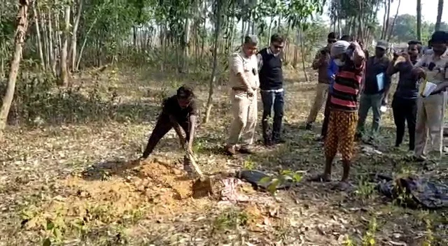 স্বামী-সন্তান ছেড়ে লিভ-ইন পার্টনারের সঙ্গে বাস, খুন করে দেহ পুঁতে দিল প্রেমিক