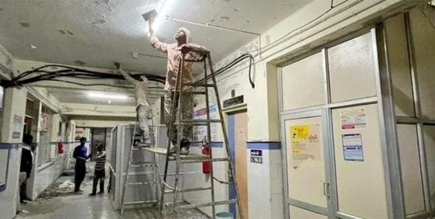 প্রধানমন্ত্রী আসার খবরে গুজরাতের মোরবি হাসপাতালে চলছে পরিষ্কারের কাজ, বাইরে দাঁড়িয়ে নিখোঁজদের পরিজনেরা