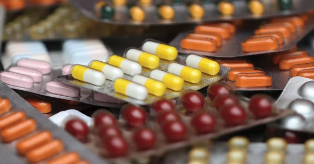 ৩৪টি জীবনদায়ী ওষুধের দাম কমাল মোদি সরকার,  খরচ কমল ক্যান্সার চিকিৎসার