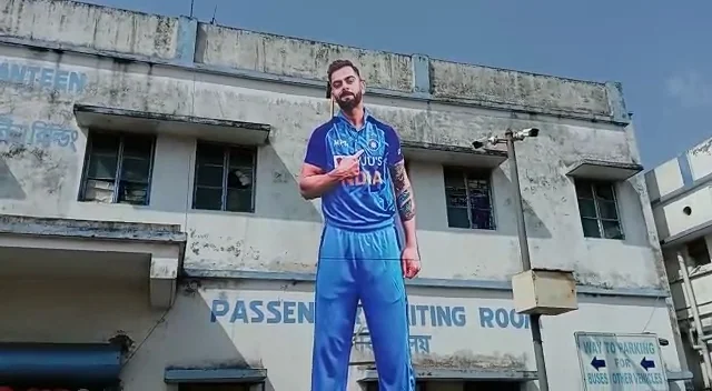 ক্রীড়া প্রেমী পুলিশ  কেক কেটে ২৫ ফুটের কাট আউট সাজিয়ে বিরাট জন্মদিন হাওড়ায়