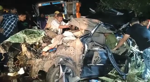 রাতে ভয়াবহ দুর্ঘটনা হাওড়ার নিশ্চিন্দায়,  জখম বেশ কয়েকজন