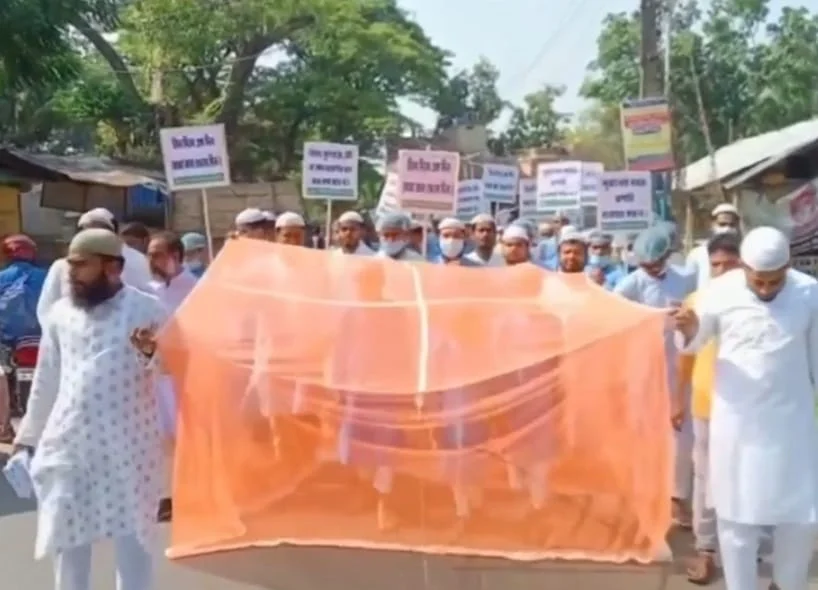 ডেঙ্গু সচেতনতায় এগিয়ে এলো ঘোড়ারাস সালাফিয়া মাদ্রাসার শিক্ষক ও ছাত্ররা