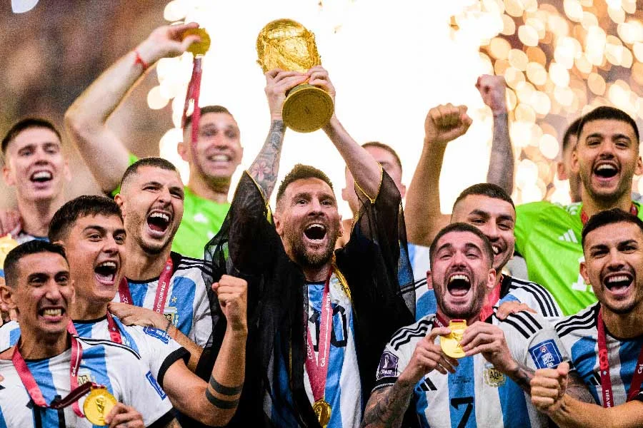 ফ্রান্সকে হারিয়ে বিশ্বকাপ জয়ী মেসির আর্জেন্টিনা