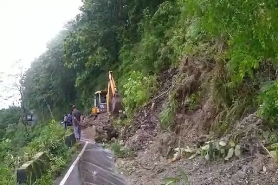 সিকিমে আচমকা ধসের কবলে পড়ে মৃত্যু জলপাইগুড়ির ২ শ্রমিকের, আহত আরও ২  