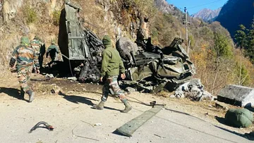 উত্তর সিকিমে ভয়াবহ পথ দুর্ঘটনায় নিহত কমপক্ষে ১৬  জওয়ান, শোক প্রকাশ প্রতিরক্ষা মন্ত্রীর