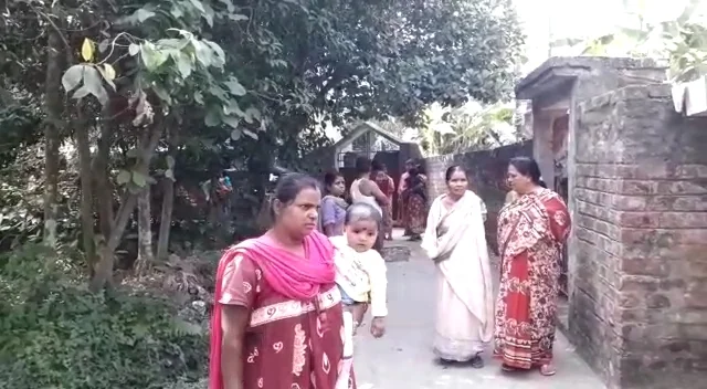 নিজেদের সন্তান কে  বিক্রির অভিযোগ,  দালাল সহ গ্রেফতার দম্পতি