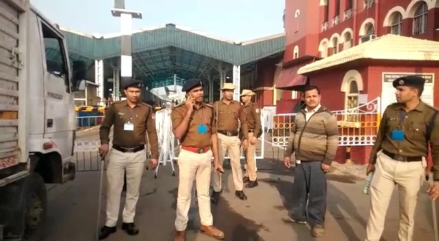 প্রধানমন্ত্রীর সফরের আগে কড়া নিরাপত্তার মোড়কে হাওড়া স্টেশন