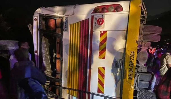 লোনাভোলা থেকে পিকনিক সেরে ফেরার পথে দুর্ঘটনা, মর্মান্তিক মৃত্যু ২ স্কুল পড়ুয়ার