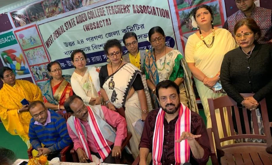 কলেজের অধ্যাপকরাও বঞ্চিত,  বিধায়ক চিরঞ্জিতের উপস্থিতিতে সরকারের কাছে দাবি জানালেন 