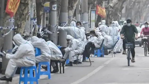 এই শীতেই চিনে করোনার তিনটি ঢেউ আছড়ে পড়তে চলেছে, সতর্ক করলেন বিশেষজ্ঞরা