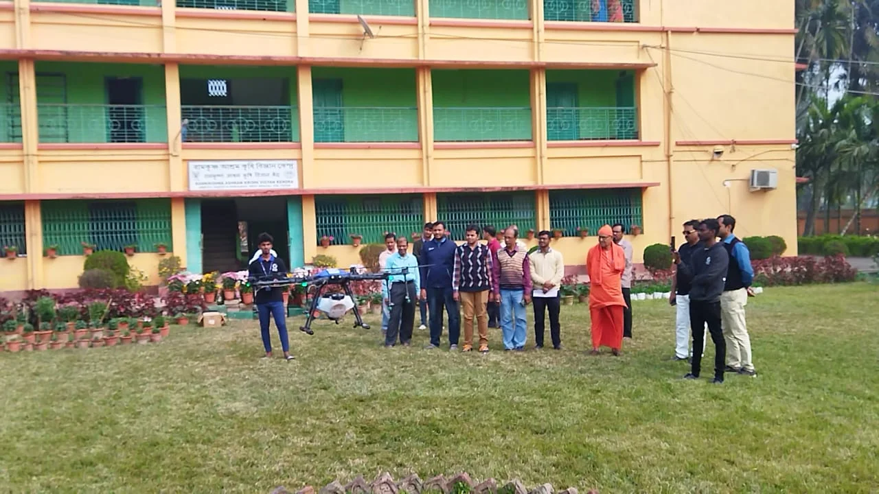 চাষের কাজ উন্নত করতে পরীক্ষা মূলক ড্রোনের সূচনা কৃষি বিজ্ঞান কেন্দ্রের