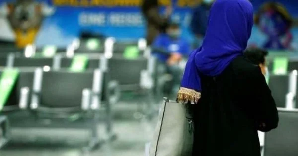 হিজাব পরিহিতাকে রেস্তোরাঁয় ঢুকতে বাধা, জরিমানা মালিকের  