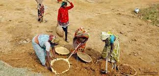 সুখবর, রাজ্যকে ১০০ দিনের কাজের বকেয়া টাকা দিচ্ছে কেন্দ্র