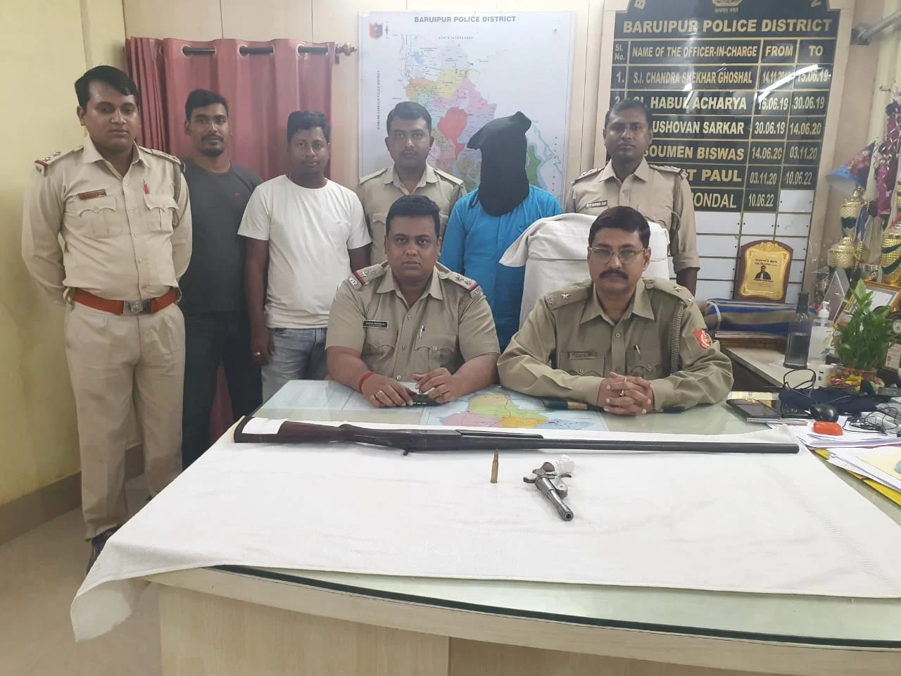 বকুলতলার বুইজবাটি থেকে অস্ত্র সহ ধৃত এক দূষ্কৃতি