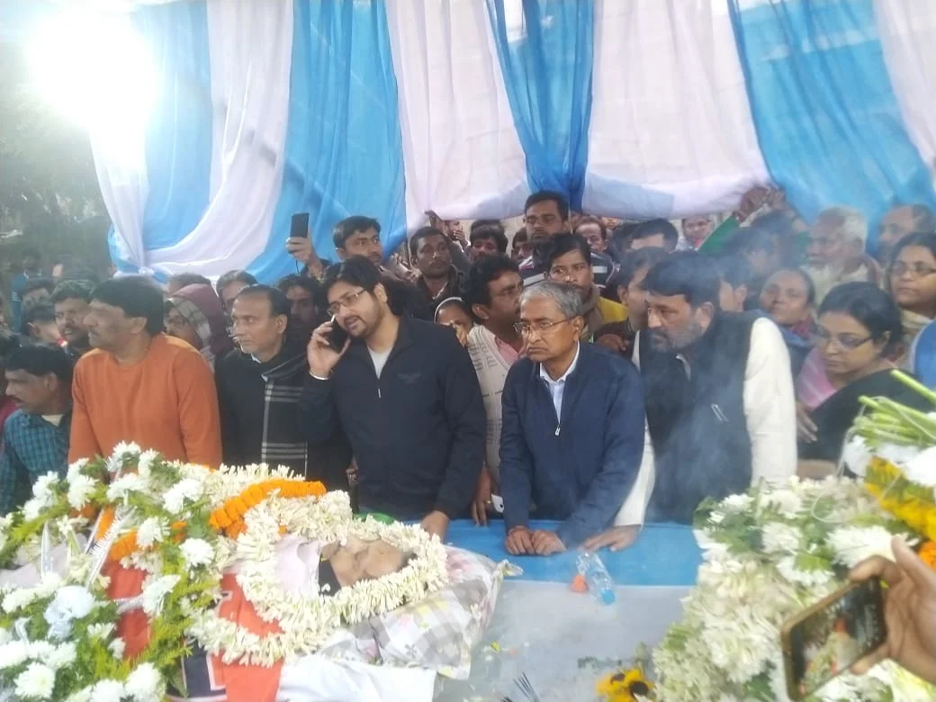 সাগরদিঘিতে গান স্যালুট, মন্ত্রী সুব্রত সাহার শেষ বিদায়ে শোকের ছায়া