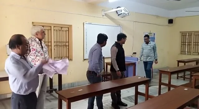 টেট পরীক্ষার জন্য চূড়ান্ত প্রস্তুতি হাওড়াতেও,  পরীক্ষাকেন্দ্র ঘুরে দেখলেন আধিকারিকরা