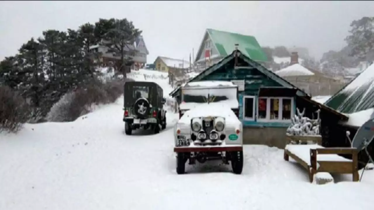 বর্ষবরণের প্রাক মূহুর্তে বরফে ঢাকল সান্দাকফু , উচ্ছ্বসিত  পর্যটকরা