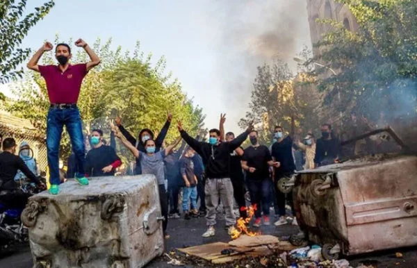 ব্রিটিশ-জার্মান  রাষ্ট্রদূতকে ফের  তলব ইরানের