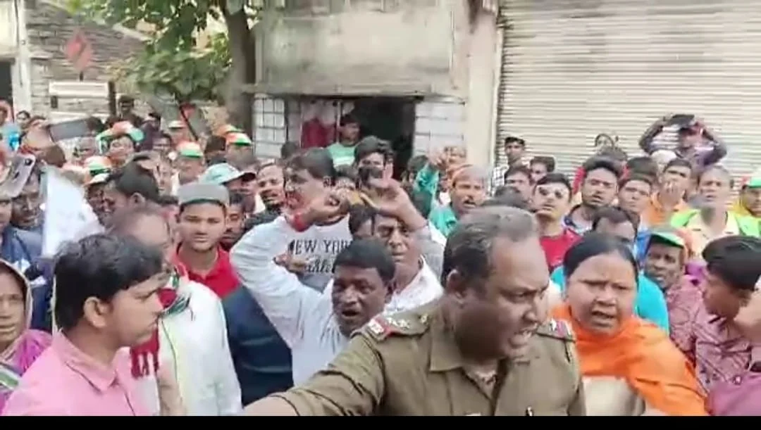 পঞ্চায়েতের দুর্নীতির অভিযোগে বিজেপির বিক্ষোভ প্রতিবাদ,  পুলিশকে  হেনস্থা