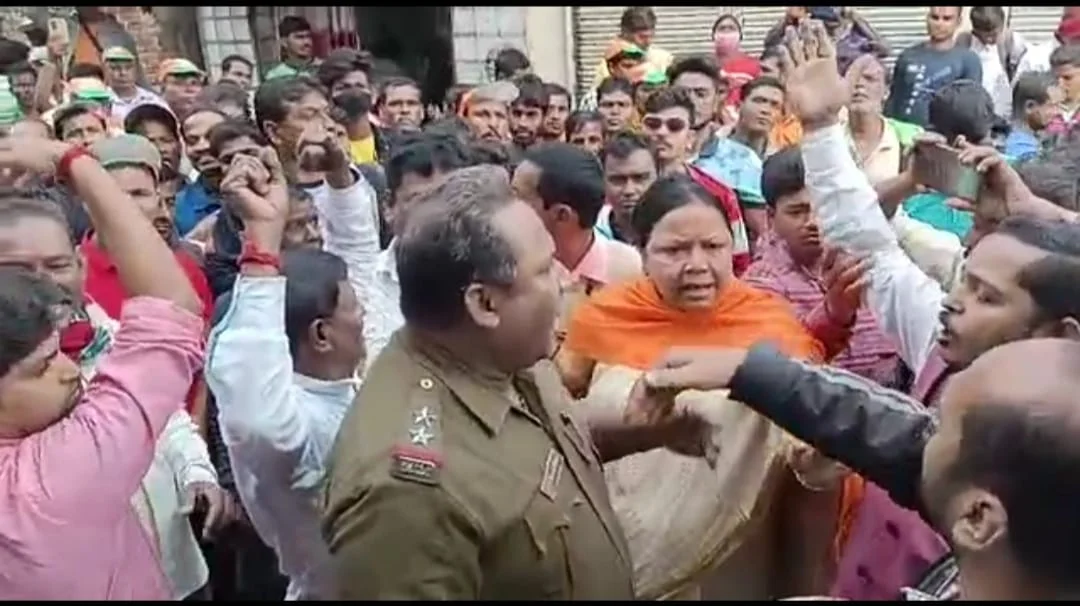পঞ্চায়েতের দুর্নীতির অভিযোগে বিজেপির বিক্ষোভ প্রতিবাদ,  পুলিশকে  হেনস্থা
