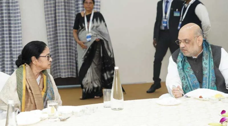 মমতা-শাহ একান্তে কথা