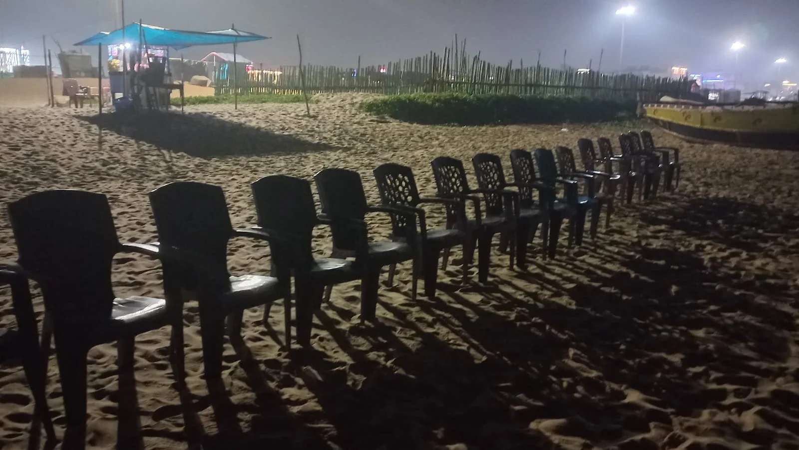 পুরীর সমুদ্র সৈকতের মোহময়ী আকর্ষণ আজও অম্লান