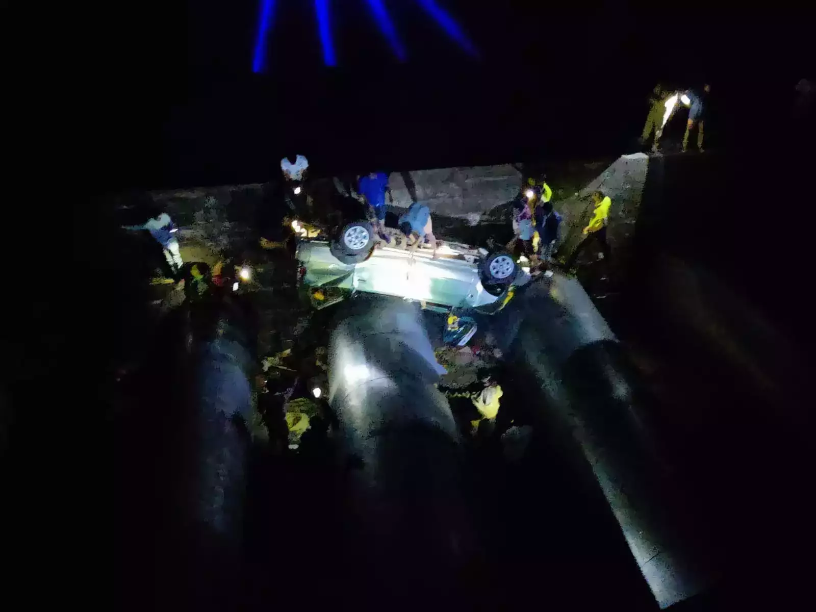 অসুস্থ মুসলিম শিক্ষিকার জন্য আয়াপ্পার আশীর্বাদ আনতে হুইল চেয়ারে শবরীমালার পথে প্রতিবন্ধী যুবক