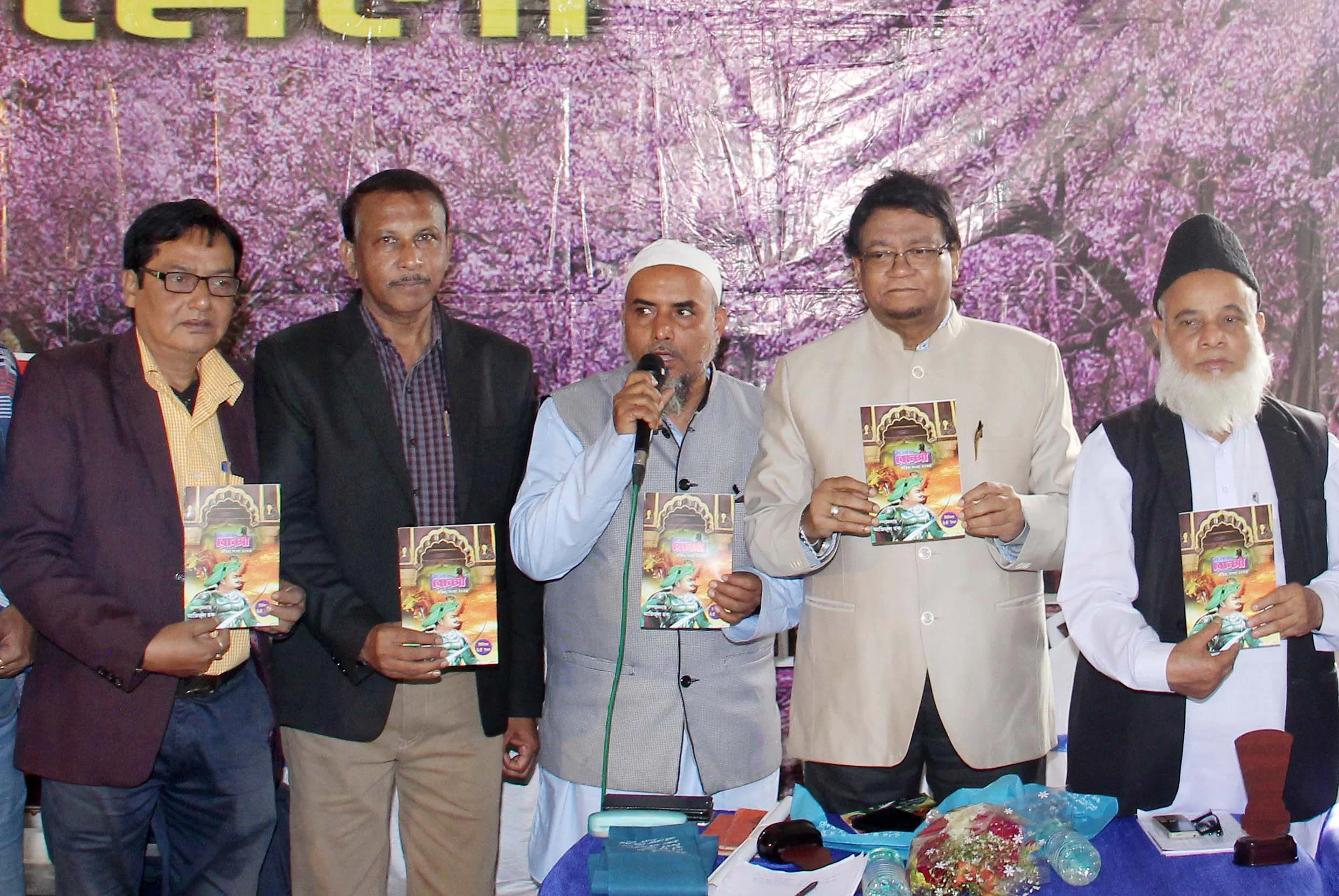 ইতিহাস বিকৃতির অপচেষ্টা রুখতে সবাইকে এগিয়ে আসতে হবে: ইমরান