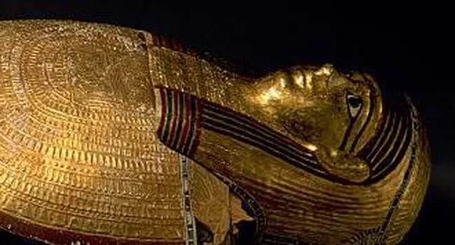 মিশরে মিলল সোনার পাতে মোড়ানো মমির সন্ধান