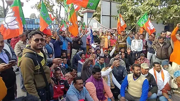 অল্ডারম্যান নিয়োগ ঘিরে ধুন্ধুমার কাণ্ড, স্থগিত দিল্লি পুরনিগমে মেয়র নির্বাচন