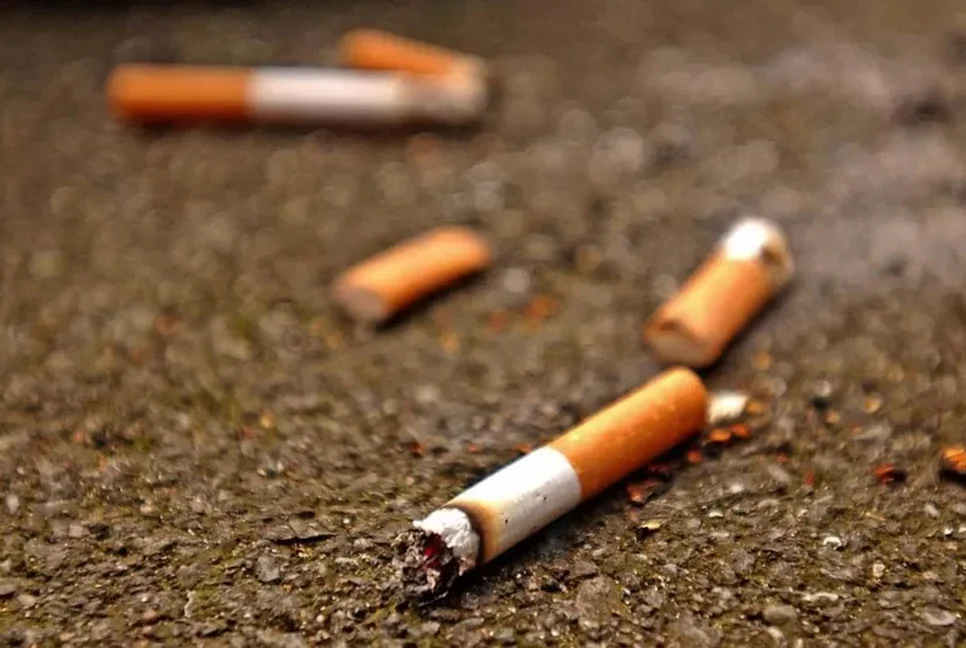 পথে সিগারেটের ফিল্টার ফেলায় বিরাট জরিমানা