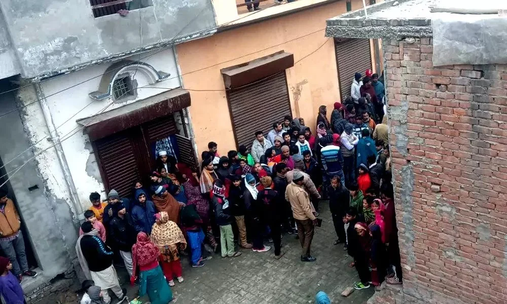 পানিপথে অগ্নিকাণ্ডের ঘটনায় মৃতদের দেহ ফেরাতে পথে বিভ্রাট, শোকার্ত পরিবারের সঙ্গে দেখা করলেন মন্ত্রী গোলাম রব্বানি