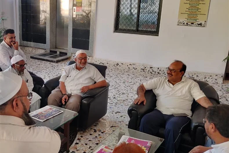 অল ইন্ডিয়া মুসলিম মজলিশ-ই-মুশাওয়ারাতের নতুন সভাপতি নির্বাচিত হলেন আইনজীবী ফিরোজ আনসারি